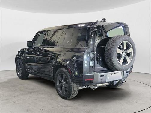 2024 Land Rover Defender 110 V8