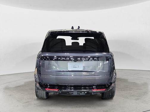 2025 Land Rover Range Rover P530 SE 7 Seat