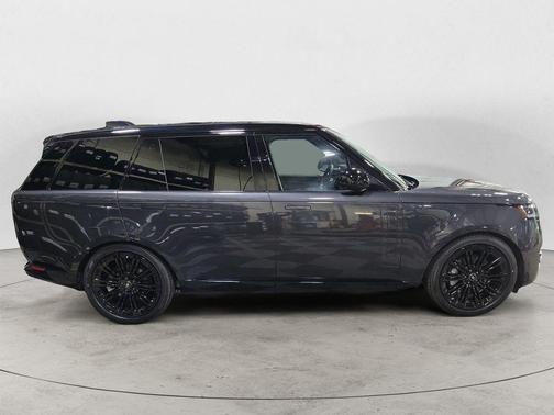 2025 Land Rover Range Rover P530 SE 7 Seat