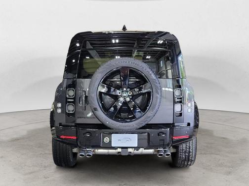 2024 Land Rover Defender V8
