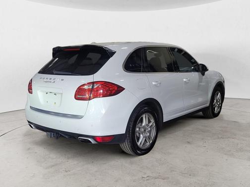 White 2014 Porsche Cayenne Cayenne