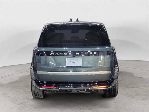 2025 Land Rover Range Rover P530 SE 7 Seat