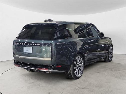 2025 Land Rover Range Rover P530 SE 7 Seat