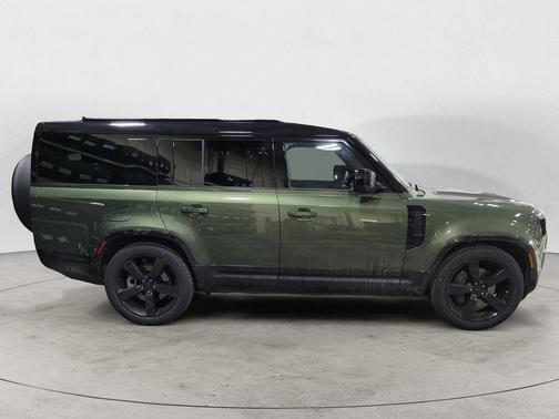 2026 Land Rover Defender X-Dynamic SE