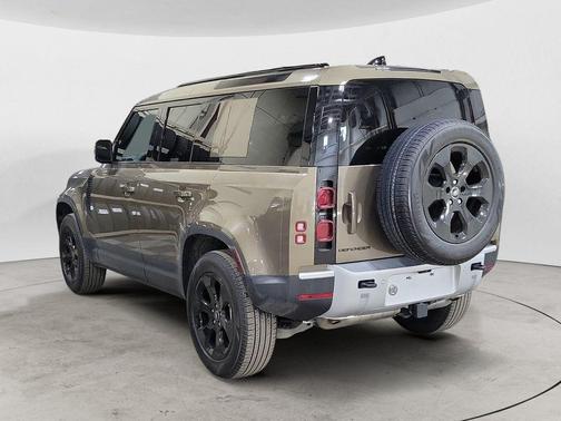 2025 Land Rover Defender 110 P300