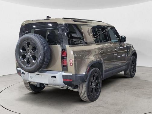 2025 Land Rover Defender 110 P300