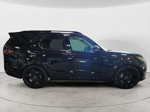 2025 Land Rover Discovery P300 Dynamic SE