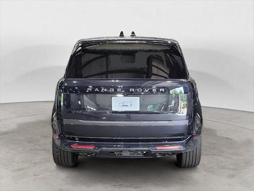 2025 Land Rover Range Rover P530 SE 7 Seat