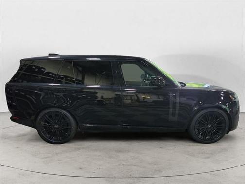 2025 Land Rover Range Rover P530 SE 7 Seat