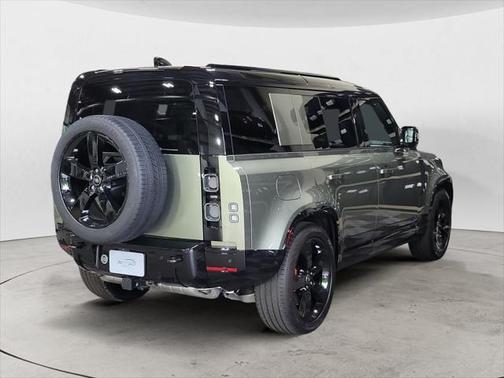 2025 Land Rover Defender 110 P400 X