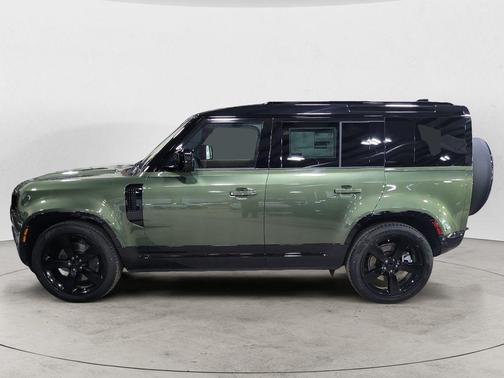 Woolstone Green Metallic 2026 Land Rover Defender P400 X-Dynamic SE