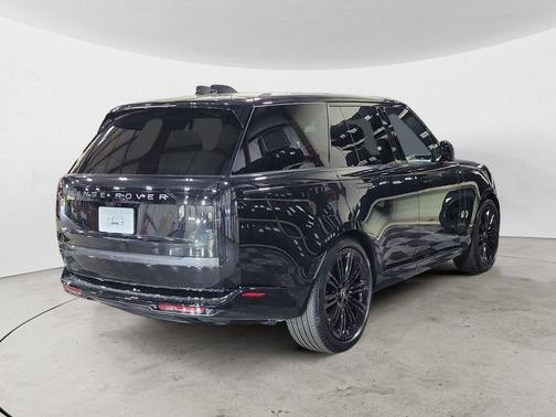 2025 Land Rover Range Rover P400 SE