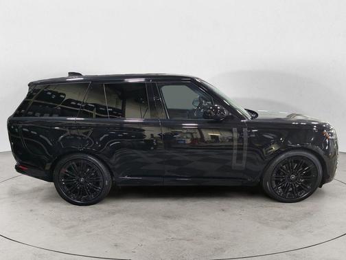 2025 Land Rover Range Rover P400 SE