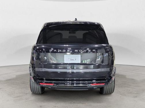 2025 Land Rover Range Rover P400 SE
