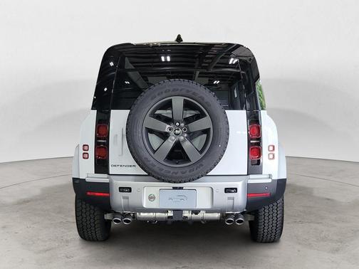 2024 Land Rover Defender 110 P500 SE