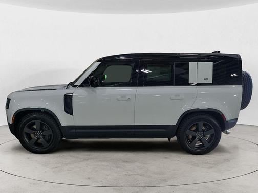 2024 Land Rover Defender 110 P500 SE