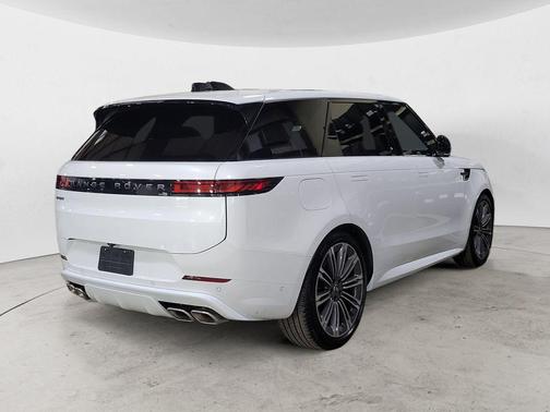 2025 Land Rover Range Rover Sport SE
