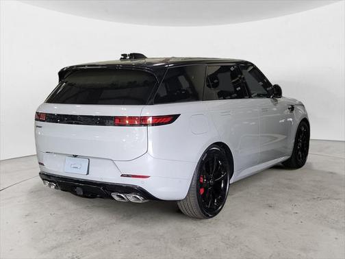2025 Land Rover Range Rover Sport SE
