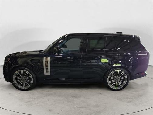 2024 Land Rover Range Rover P615 SV