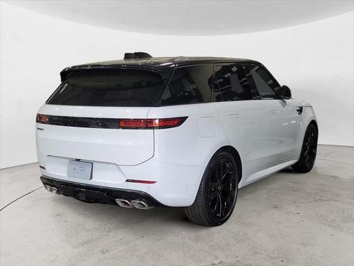 2025 Land Rover Range Rover Sport SE