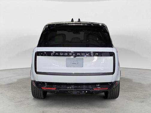 2025 Land Rover Range Rover P530 SE 7 Seat