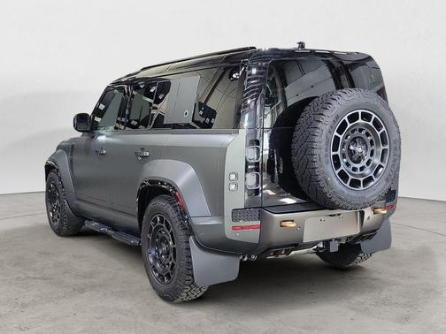 2025 Land Rover Defender V8