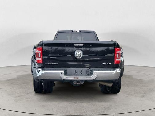 2021 RAM 3500 Laramie Crew Cab 4x4 8' Box