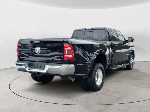 2021 RAM 3500 Laramie Crew Cab 4x4 8' Box