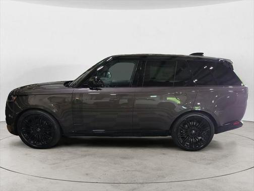 2025 Land Rover Range Rover P530 SE
