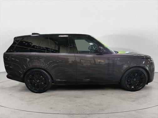 2025 Land Rover Range Rover P530 SE