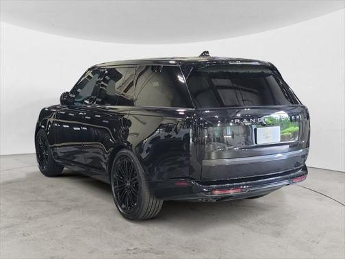 2025 Land Rover Range Rover P530 SE