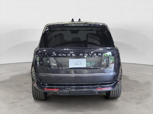 2025 Land Rover Range Rover P530 SE