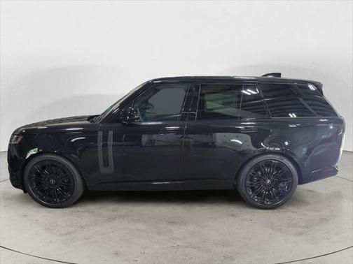 2025 Land Rover Range Rover P530 SE