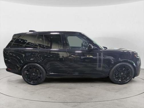 2025 Land Rover Range Rover P530 SE