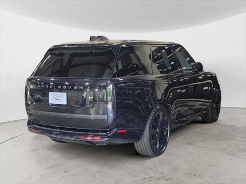 2025 Land Rover Range Rover P530 SE