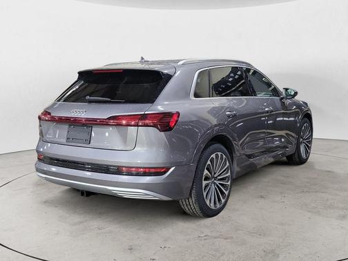 2019 Audi e-tron Premium Plus