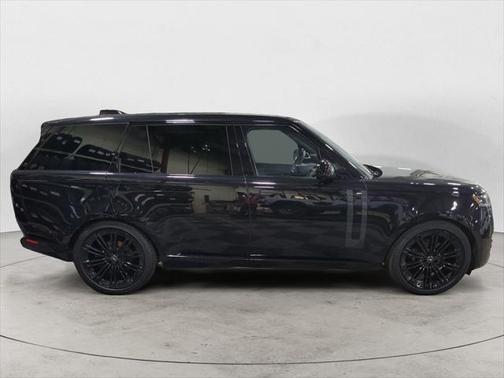 2025 Land Rover Range Rover P400 SE 7 Seat