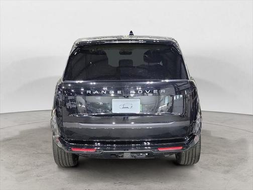 2025 Land Rover Range Rover P400 SE 7 Seat