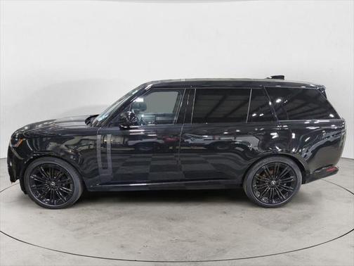 2025 Land Rover Range Rover P400 SE 7 Seat