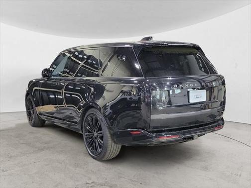 2025 Land Rover Range Rover P400 SE 7 Seat