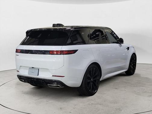 2025 Land Rover Range Rover Sport SE