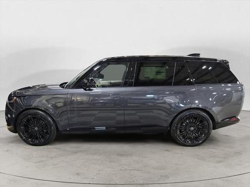 2025 Land Rover Range Rover P530 SE 7 Seat
