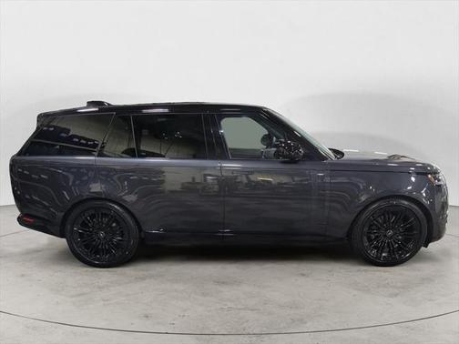 2025 Land Rover Range Rover P530 SE 7 Seat