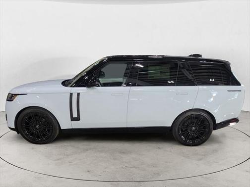 2025 Land Rover Range Rover P530 SE 7 Seat