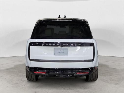 2025 Land Rover Range Rover P530 SE 7 Seat