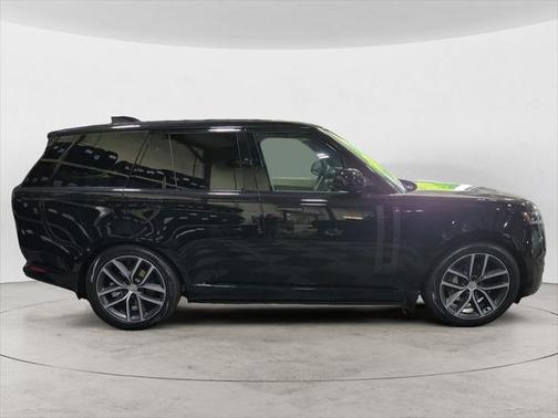 2025 Land Rover Range Rover P400 SE