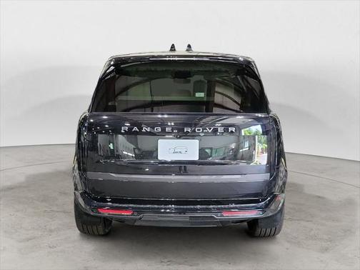 2025 Land Rover Range Rover P400 SE