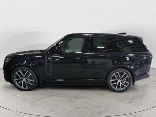 2025 Land Rover Range Rover P400 SE