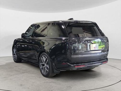 2025 Land Rover Range Rover P400 SE