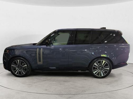 2025 Land Rover Range Rover P550e SE